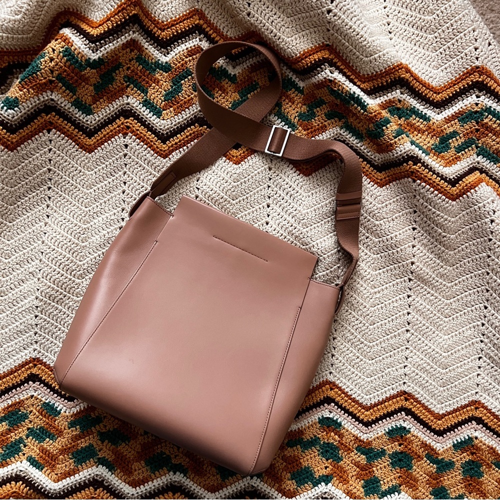Everlane Form Bag Tan Beige Shoulder Computer Bag - Picture 2 of 9